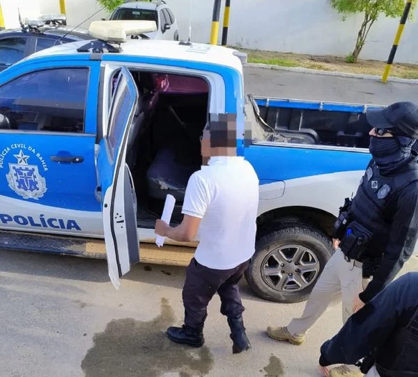 Policial penal é preso por facilitar entrada de celulares em presídio