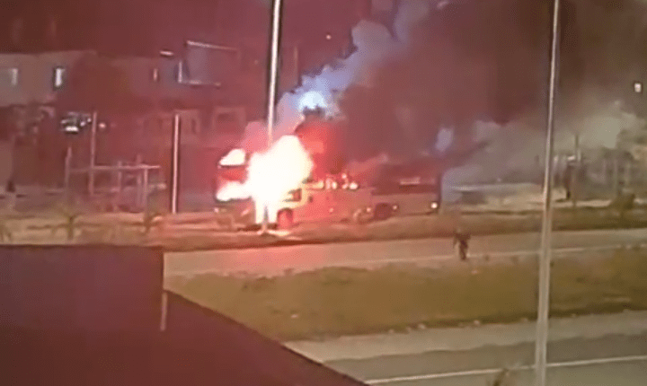 Incêndio e tiroteio em ônibus na Avenida Gal Costa, Salvador