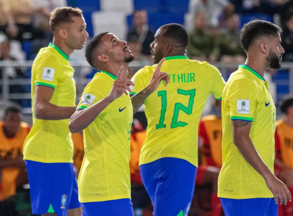 Brasil vence Cuba por 10 a 0 na estreia da Copa do Mundo de Futsal