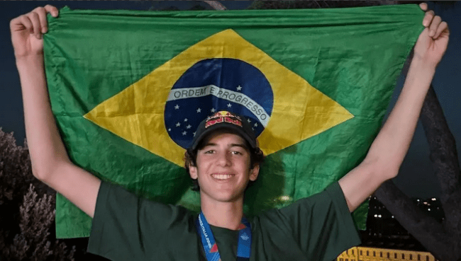 Brasileiro Gui Khury vence o Mundial de Skate Vertical na Itália