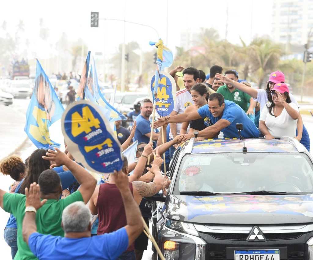 A uma semana das eleições, Bruno Reis realiza mega carreata de 30 km pela orla de Salvador