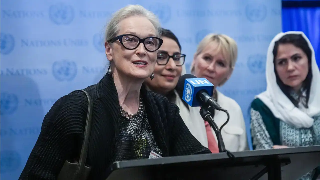 Em Cabul, um pássaro pode cantar, mas uma rapariga não", afirma Meryl Streep