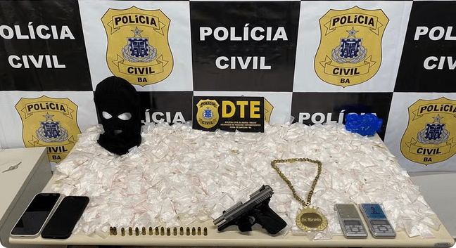 Traficante pego com 1,5 mil porções de cocaína em Feira