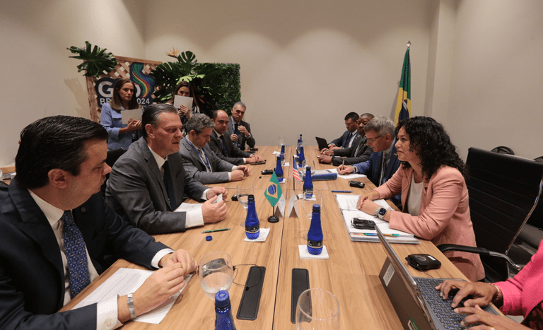 Ministro destaca parceria estratégica Brasil-EUA na política do etanol