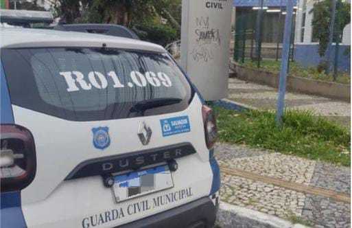 Confronto entre guardas e suspeitos no Rio Vermelho assusta população