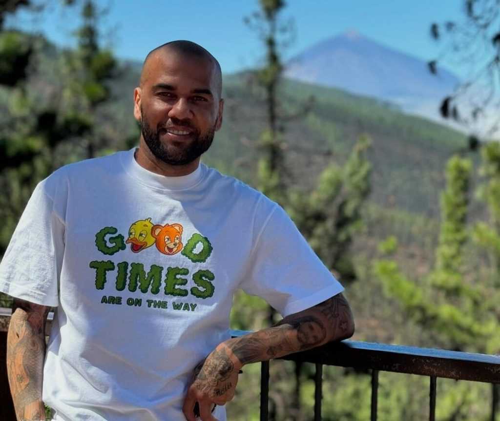 Em liberdade provisória, Daniel Alves faz primeira postagem nas redes sociais desde que deixou prisão