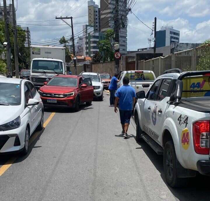 Debate entre candidatos de Camaçari esculhamba trânsito de Salvador