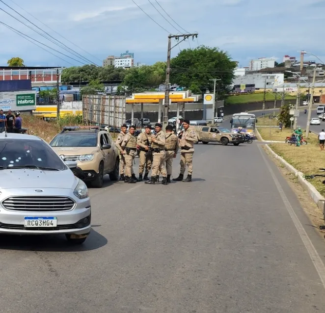 Motorista é morto a tiros após carro ser fechado em Itabuna