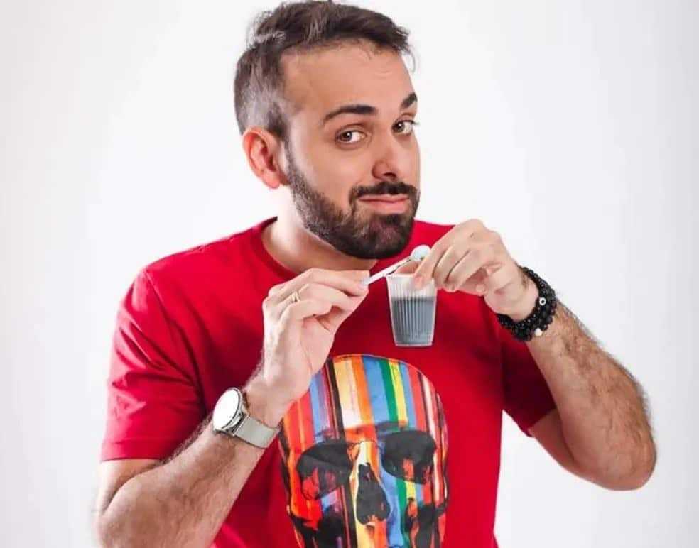 Humorista Ítalo Sena no Teatro Cidade do Saber