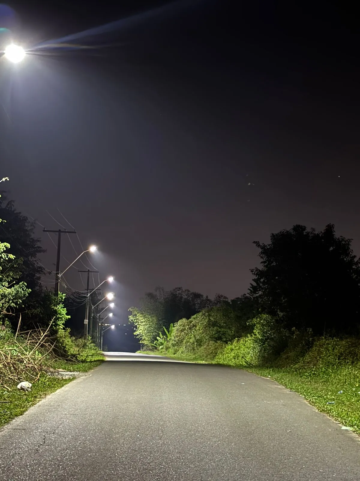 Candeias: Estrada de Passé iluminada em toda extensão