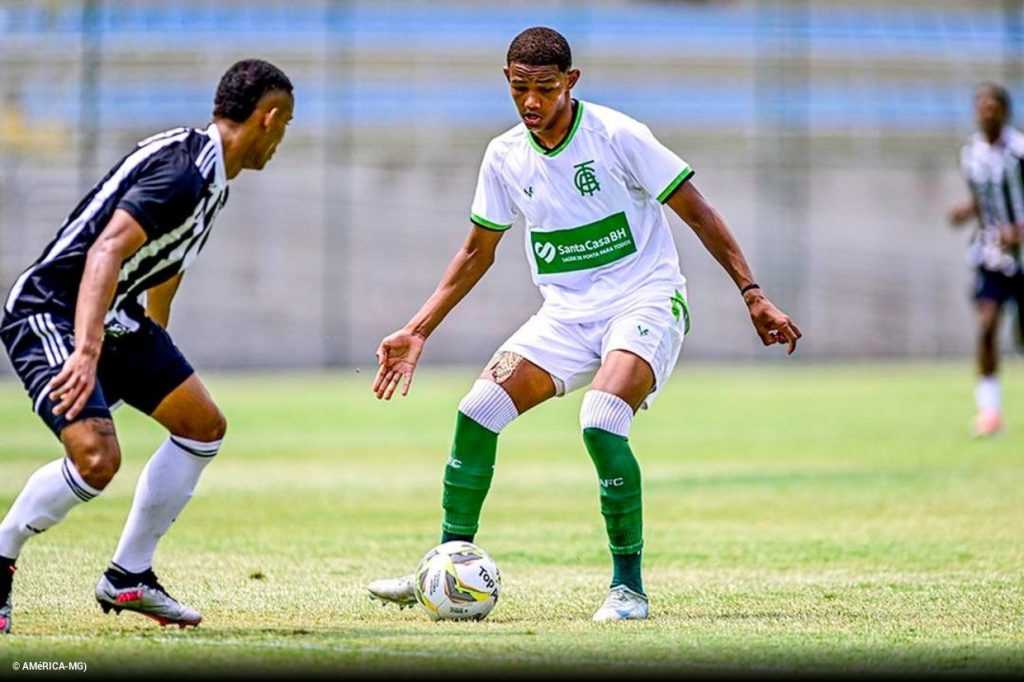 Bahia acerta contratação de meio-campista considerado 'joia' do América-MG