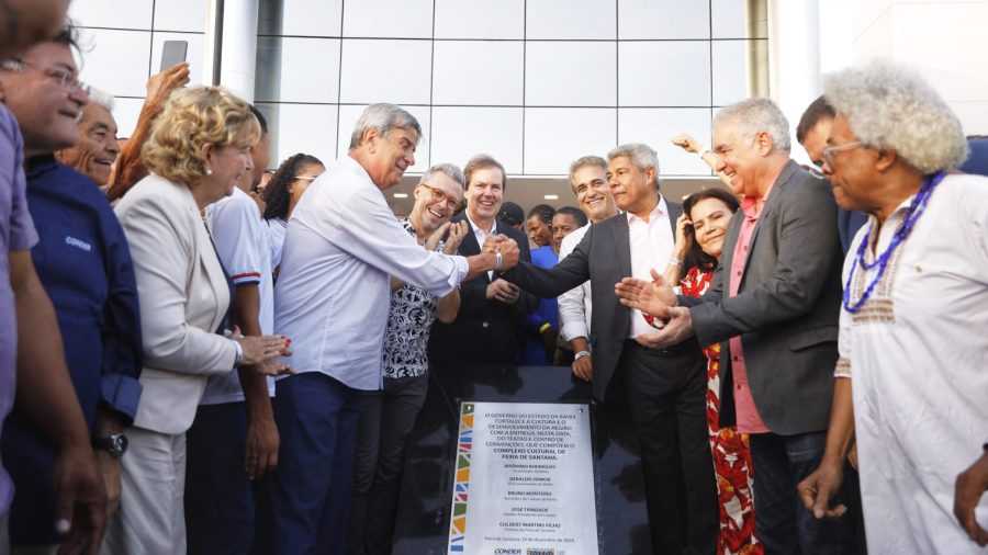 Imponentes, Centro de Convenções e Teatro de Feira de Santana são inaugurados pelo Governo do Estado