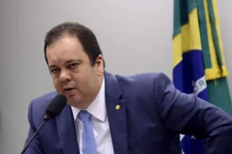 Elmar Nascimento fecha acordo e deve ocupar 2ª vice-presidência da Câmara