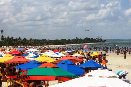 Primeiro fim de semana de 2025 tem praias lotadas em Madre de Deus