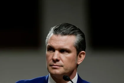 Pete Hegseth enfrenta duras críticas em audiência para liderar Pentágono