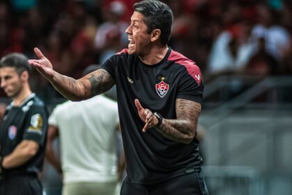 Thiago Carpini é um dos nomes que aparece na lista de interesses do Cruzeiro para substituir Diniz