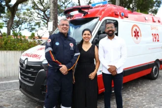 Candeias adquire nova ambulância para reforçar atendimento do SAMU