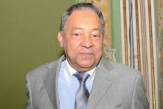 Carlos Muniz lamenta morte do ex-vereador Sandoval Guimarães e decreta três dias de luto