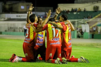 Colo-Colo é rebaixado para segunda divisão do estadual após derrota para Juazeirense