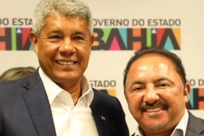 Governador confirma reforma do Estádio Adauto Moraes, em Juazeiro, após ligação para Roberto Carlos