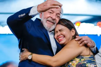 "Nós vamos derrotar as mentiras", diz Lula em Macapá