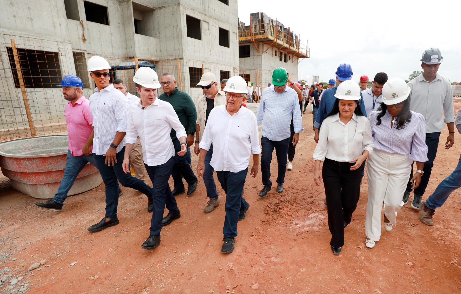 Ministro das Cidades faz vistoria em obras do Minha Casa, Minha Vida em Camaçari e autoriza a construção de mais um conjunto habitacional