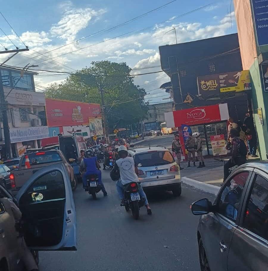 PM tem acidente de moto no centro de Camaçari