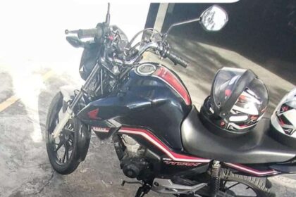 Trabalhador tem moto roubada e vítima é obrigada a fazer Pix em Camaçari