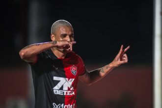 Vitória vence a primeira na Copa do Nordeste com gol no fim do primeiro tempo