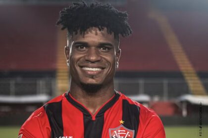 Vitória anuncia contratação por empréstimo do lateral Jamerson, do Coritiba