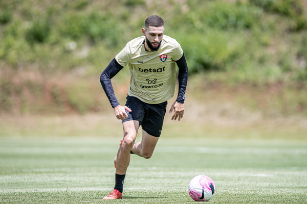 Vitória confirma venda de Wagner Leonardo ao Grêmio em negócio recorde