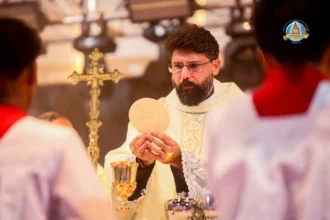 Frei Cristiano Preside Missa Emocionante no Encerramento da Festa de Candeias