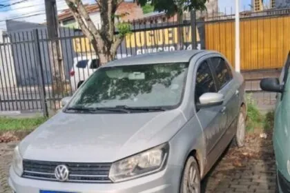 Cipe/Polo prende dupla e recupera veículo roubado em Camaçari