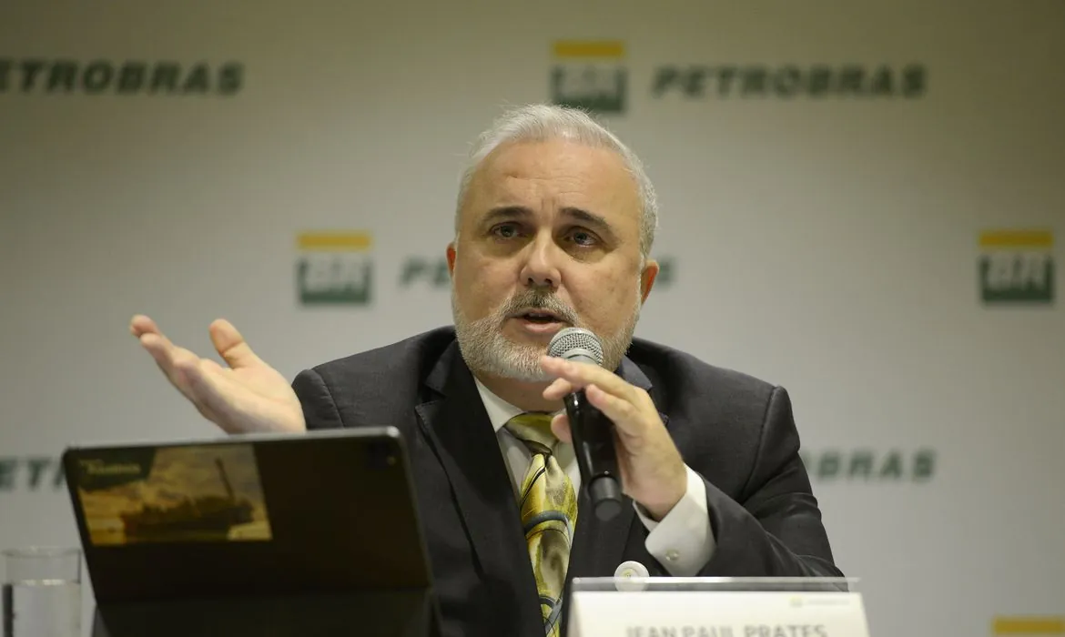 Lula demite Jean Paul Prates da Petrobras e anuncia Magda Chambriard como nova presidente da estatal