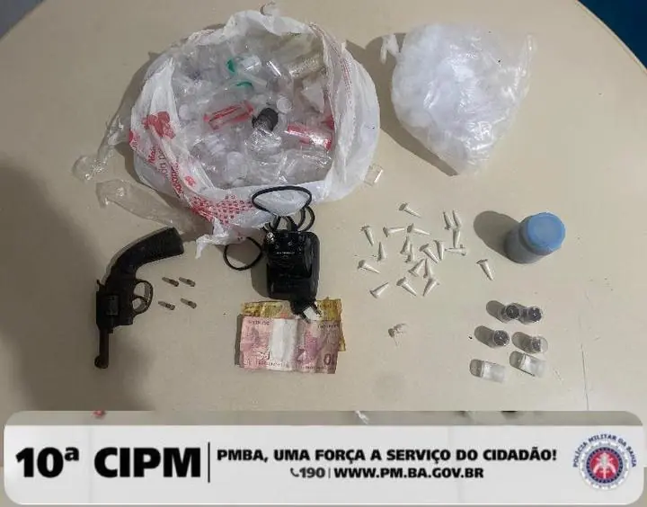 PETO apreende arma de fogo e drogas em São Sebastião do Passé